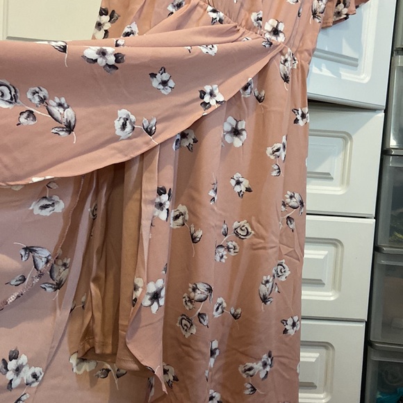 Sienna Sky floral dress. Size L - Picture 7 of 7